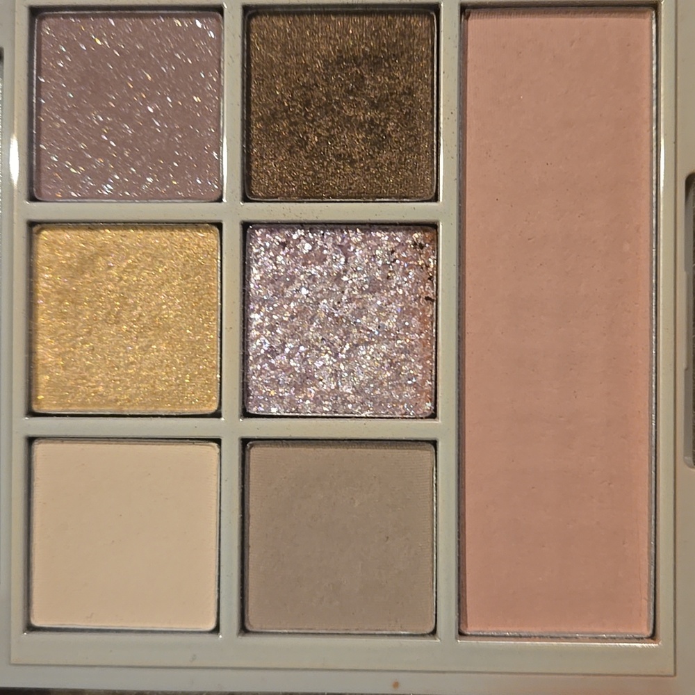 Makeup Bundle Lot - Picture 5 of 5